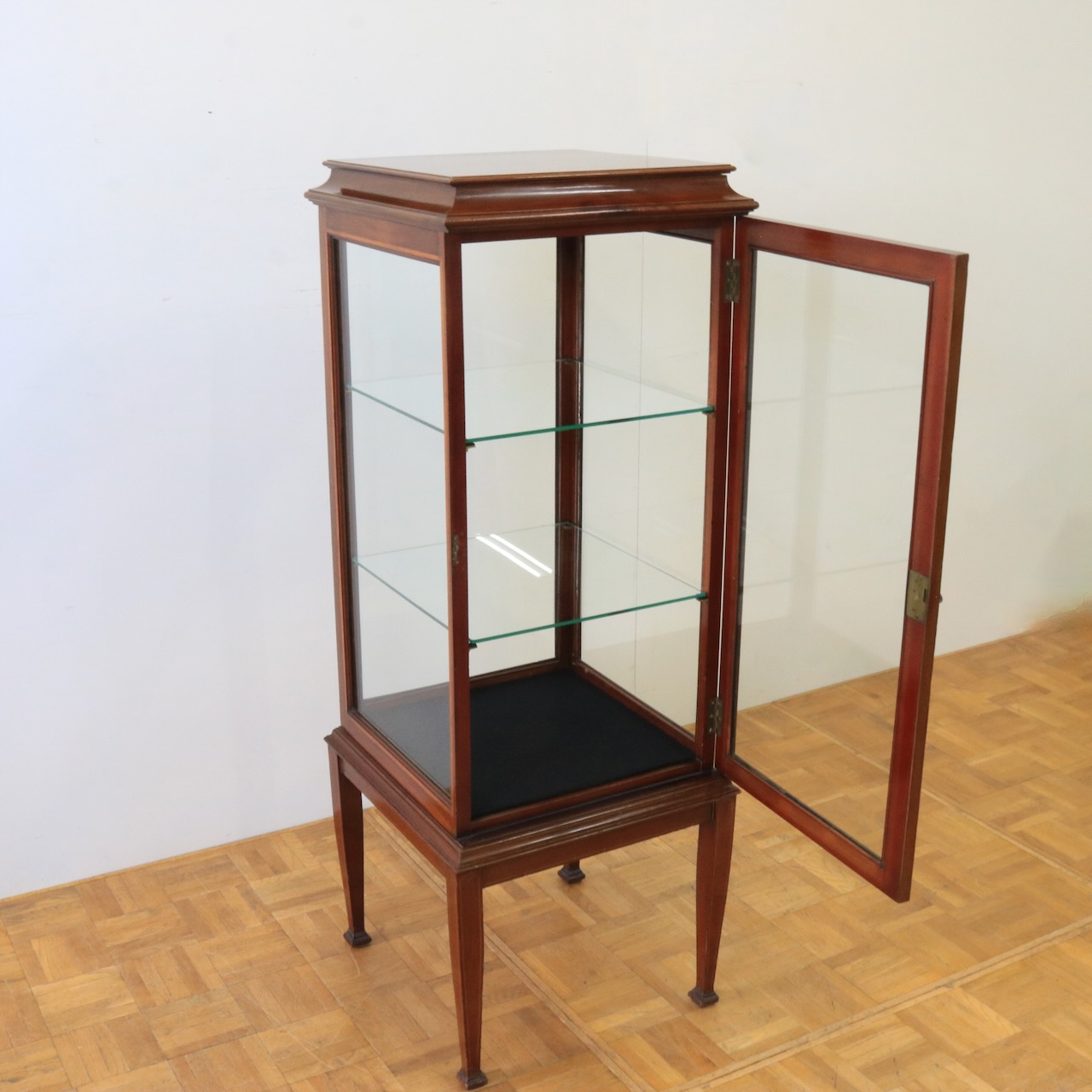 ショップキャビネット