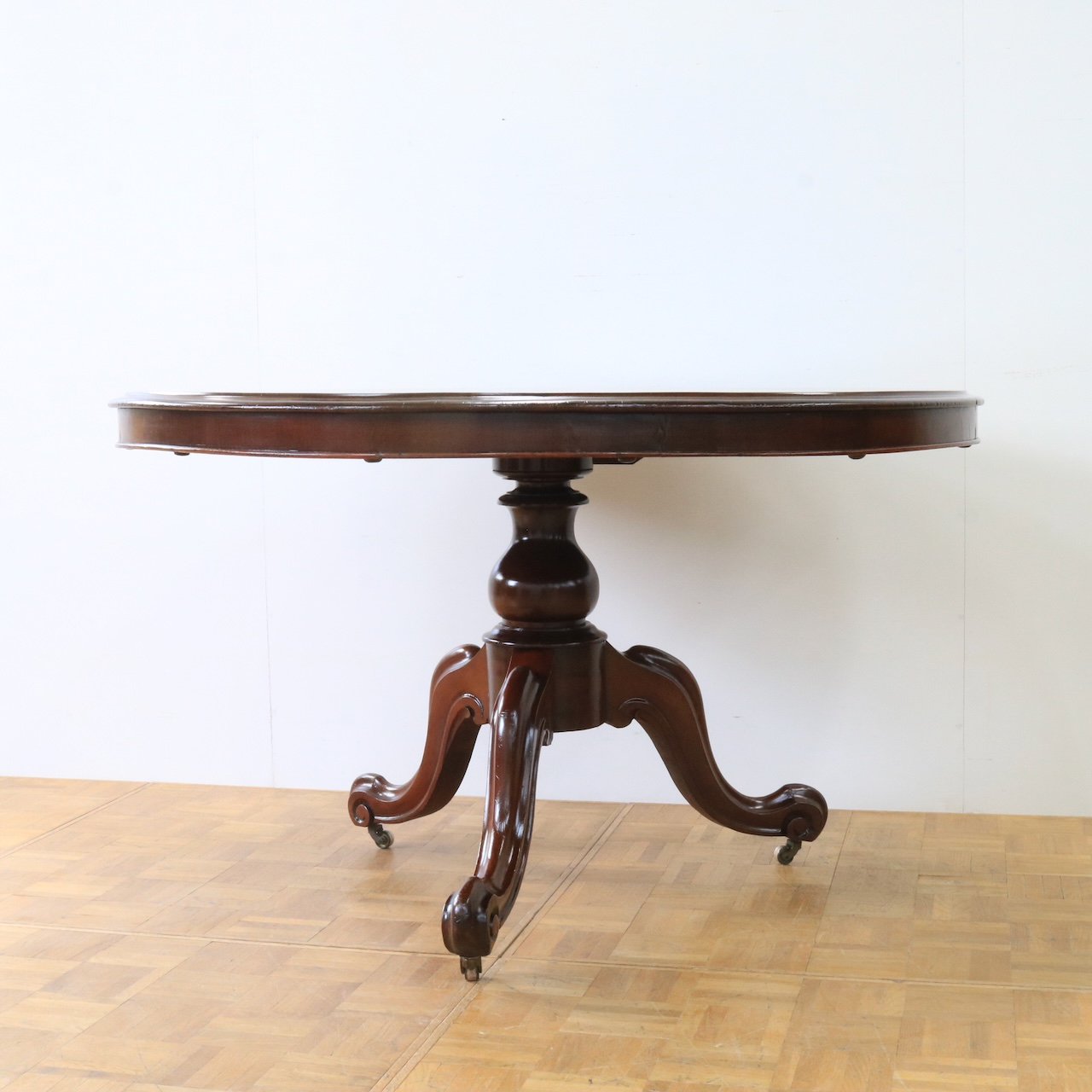 ダイニングテーブル