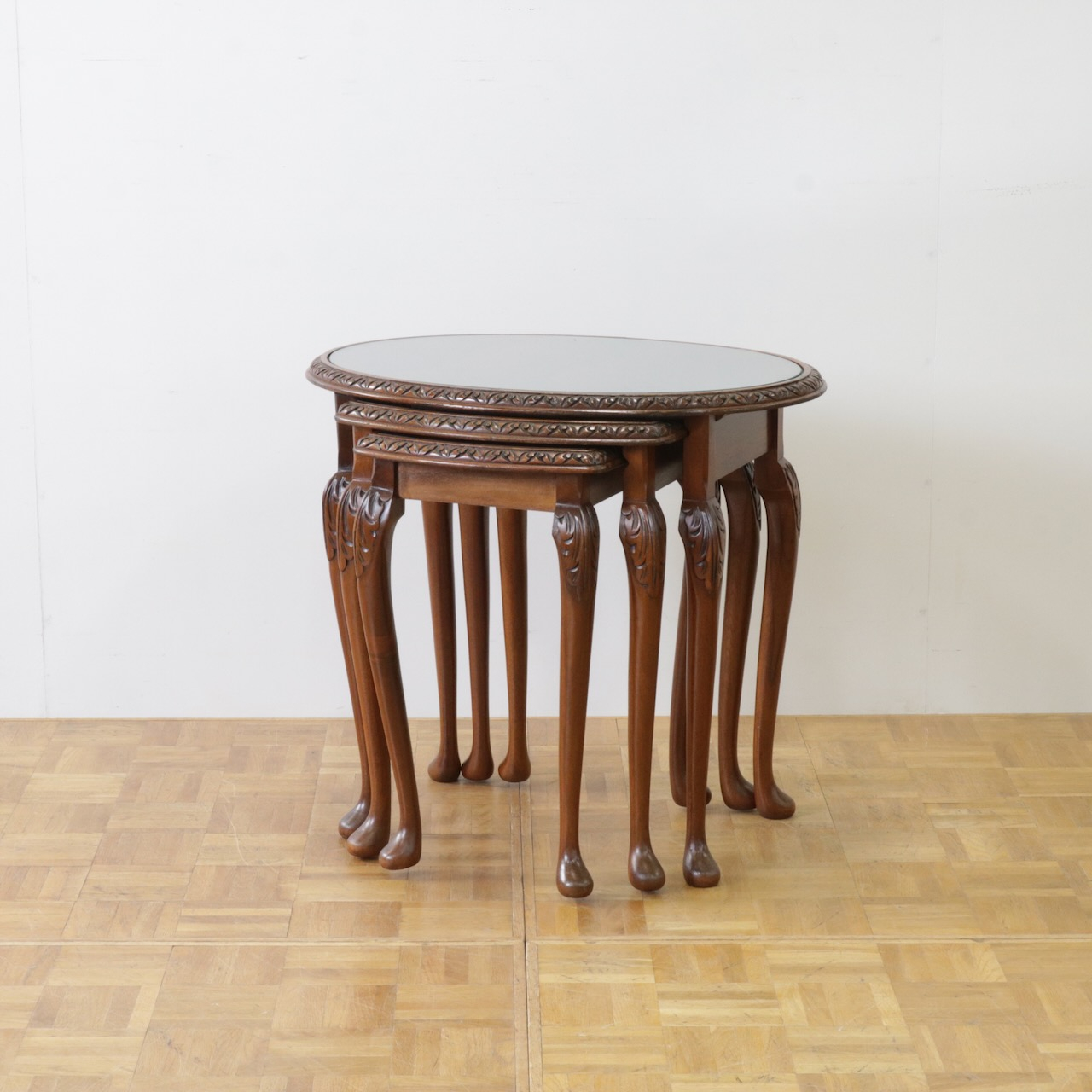 ネストテーブル