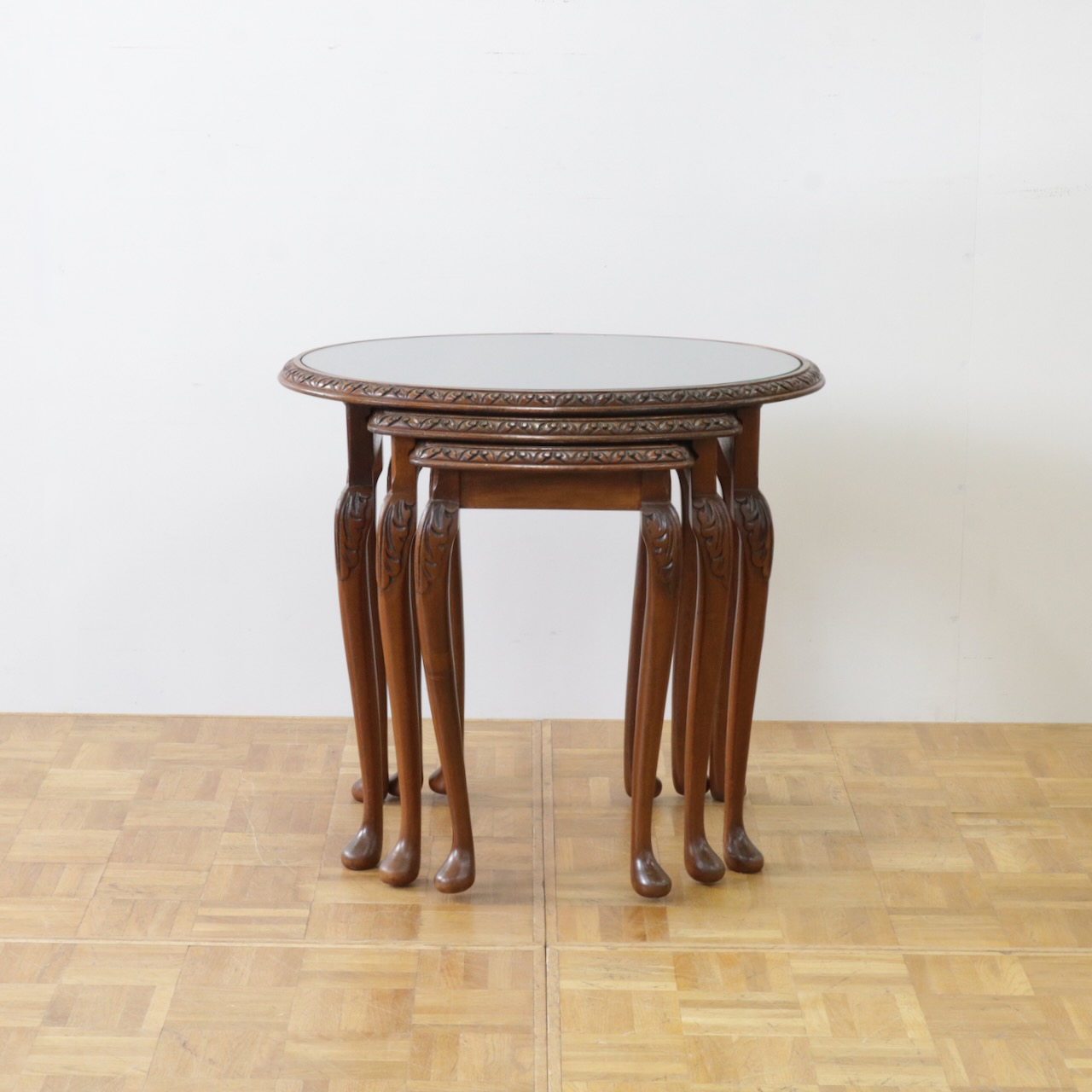 ネストテーブル