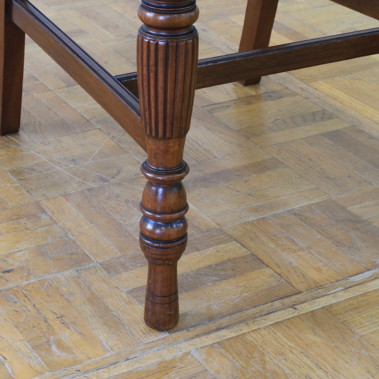 サイドチェアー