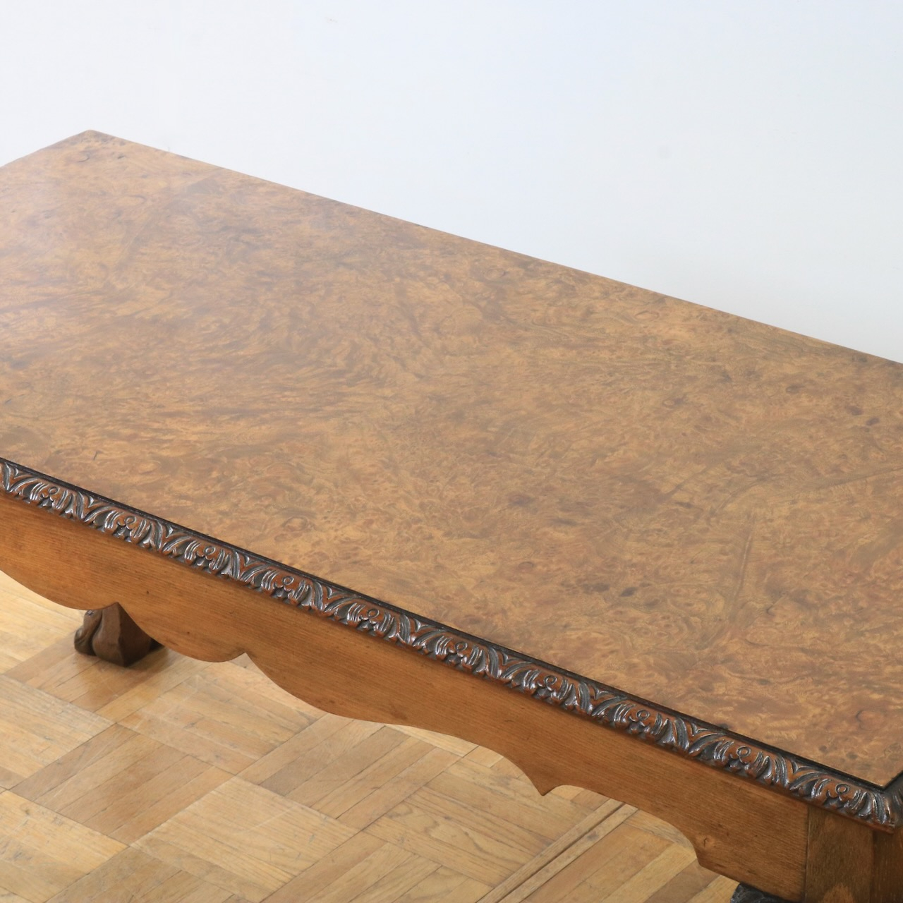 コーヒーテーブル