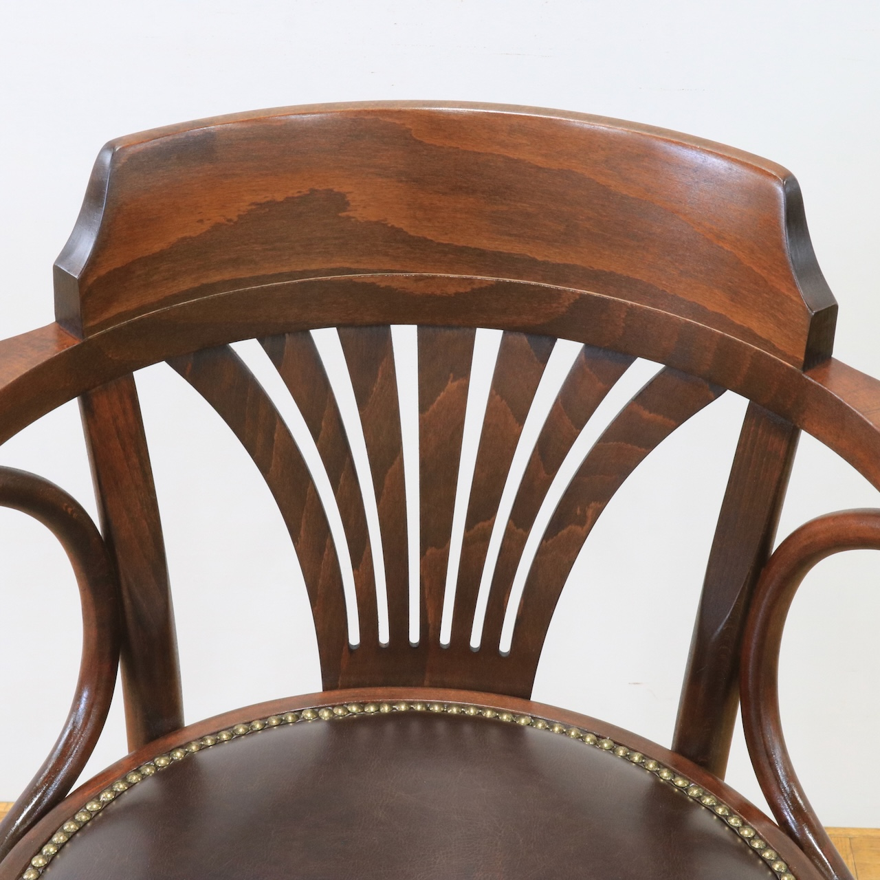  ベントウッドチェアー