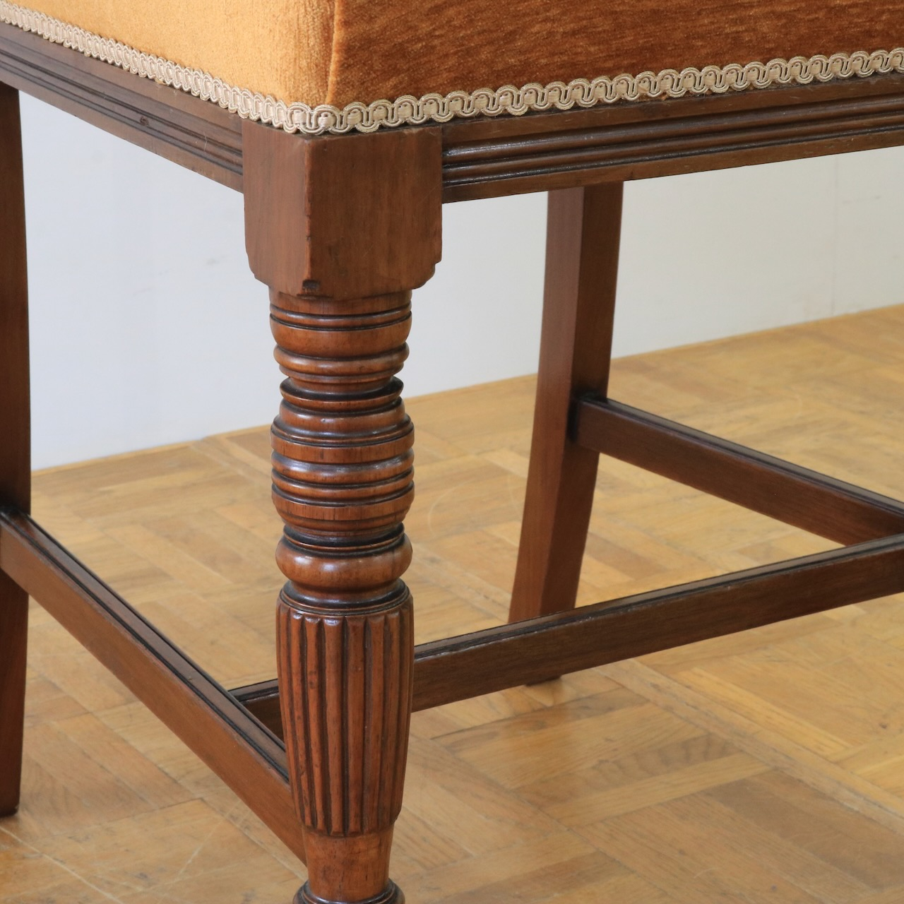 サイドチェアー