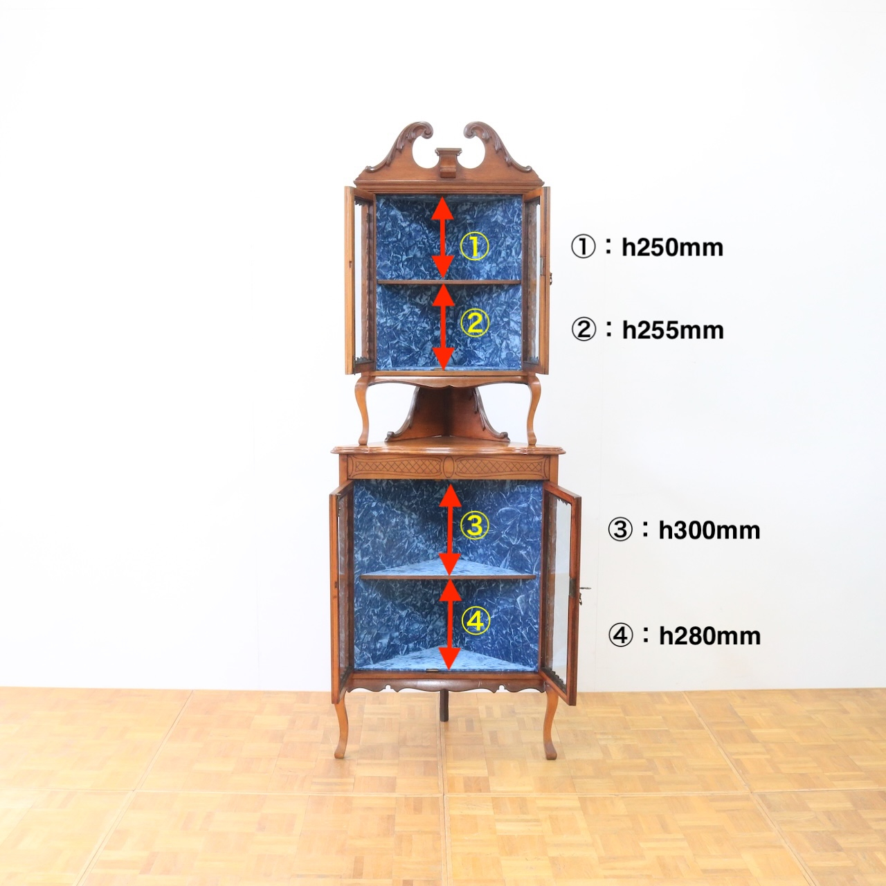 コーナーキャビネット