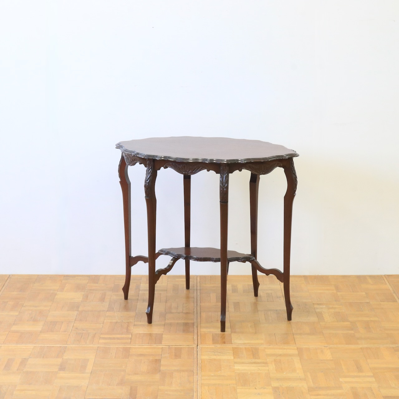 ティーテーブル