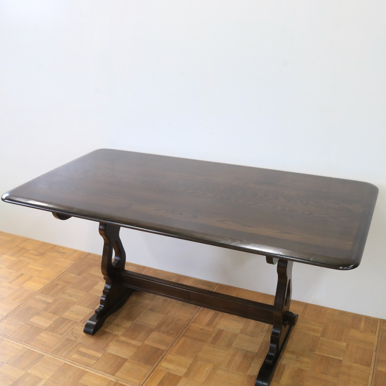 リフェクトリーテーブル