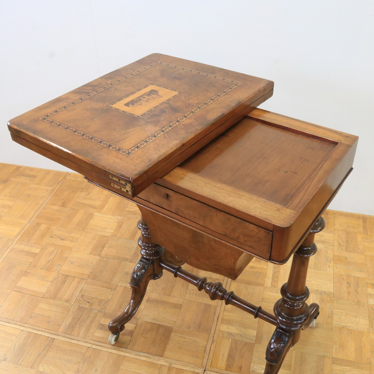 カードテーブル