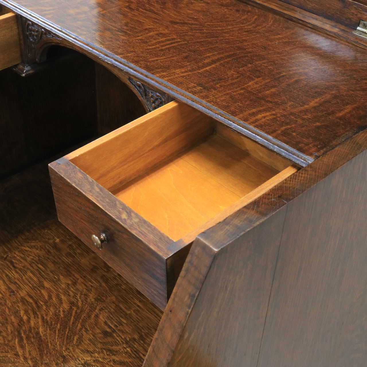 カクテルキャビネット