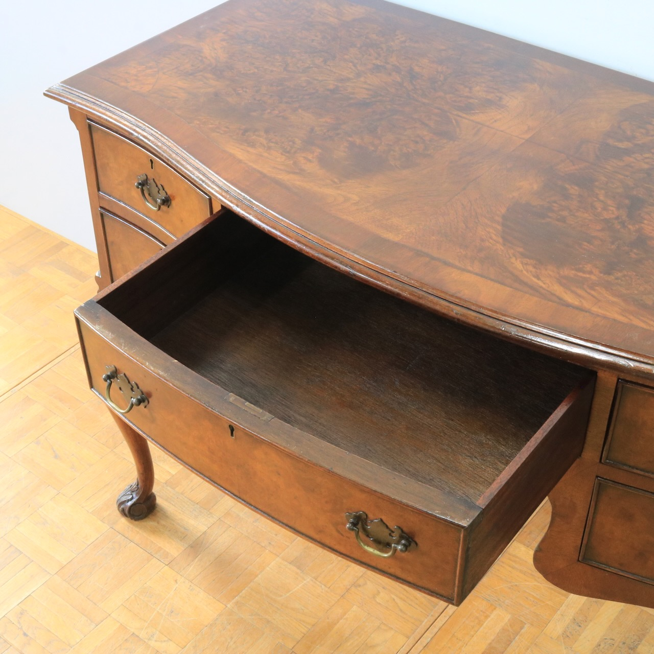 ライティングデスク