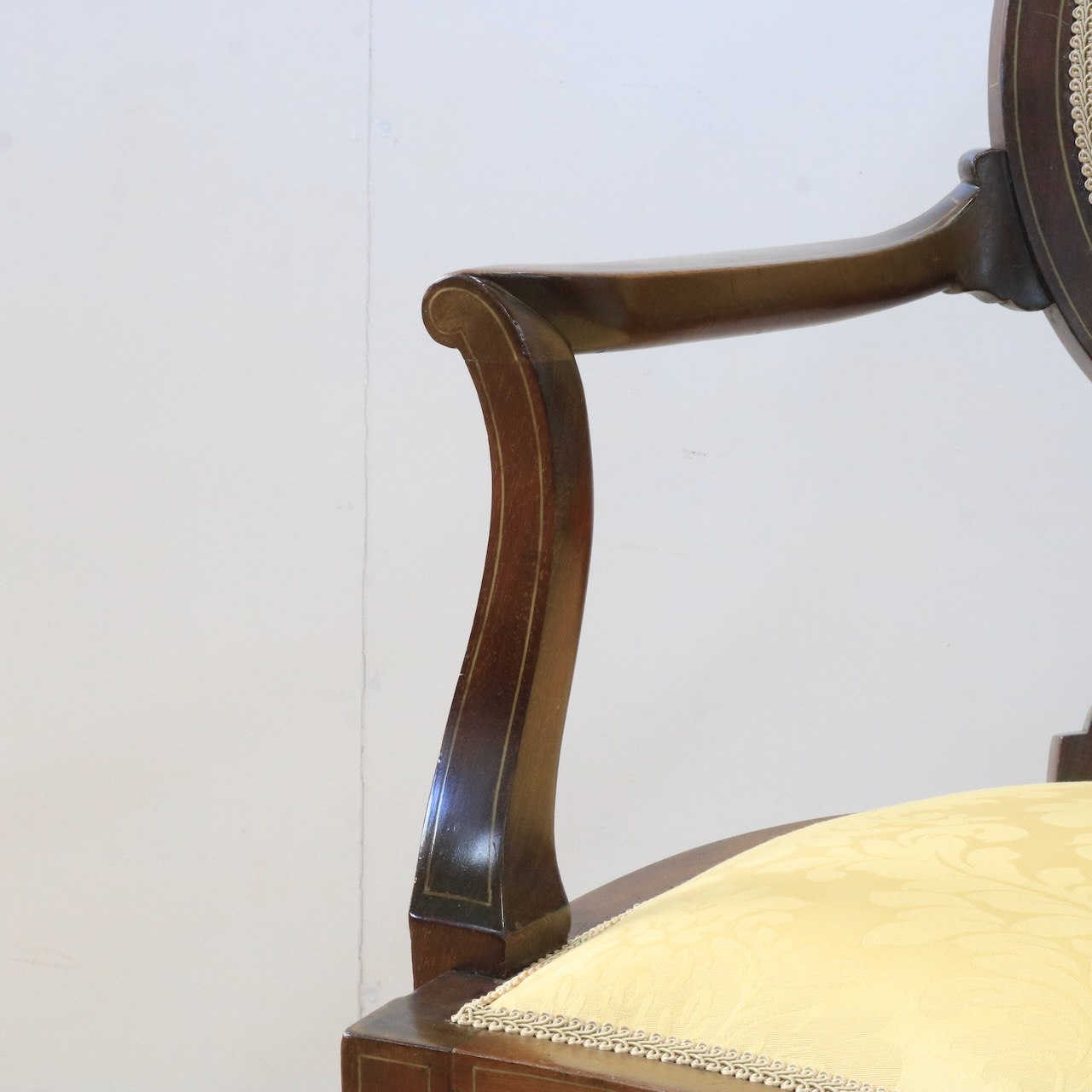 アームチェアー