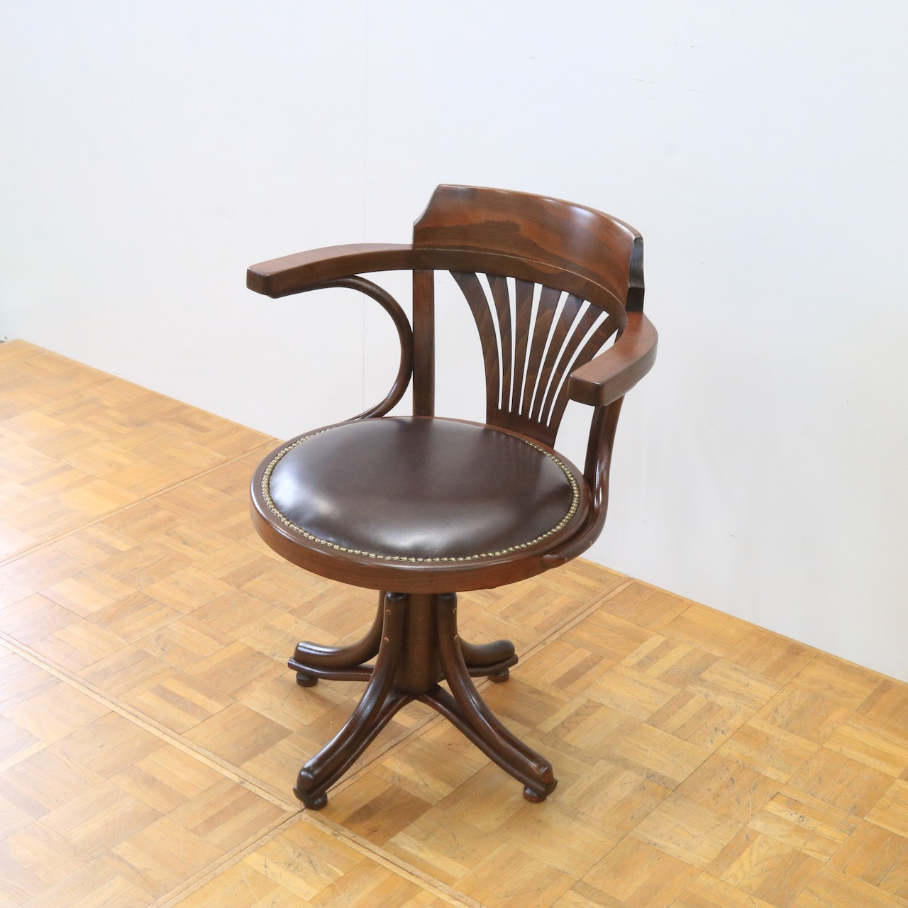  ベントウッドチェアー