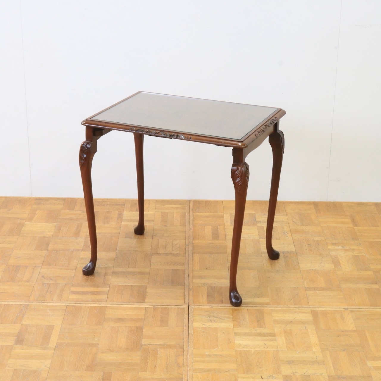 ネストテーブル