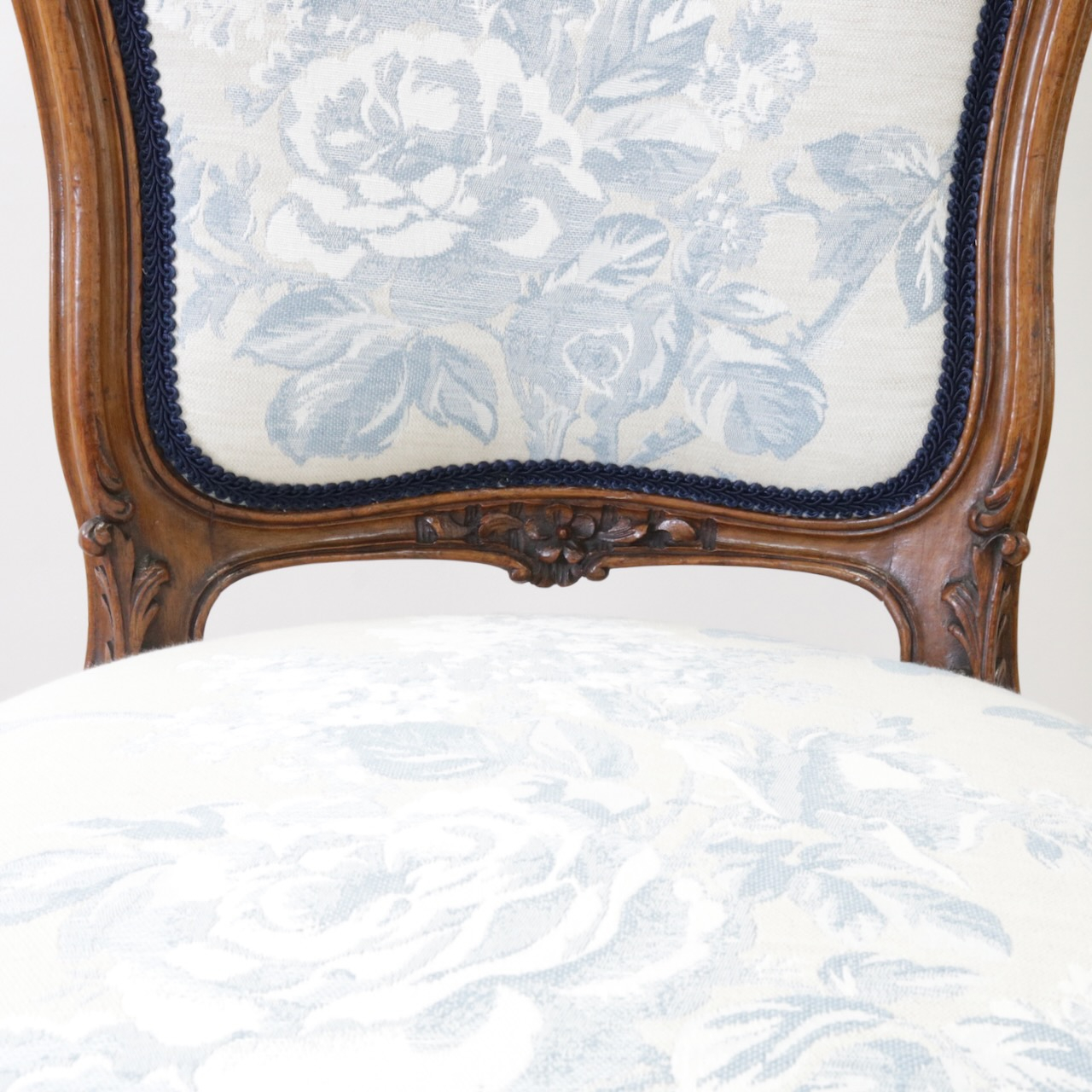 フレンチチェアー