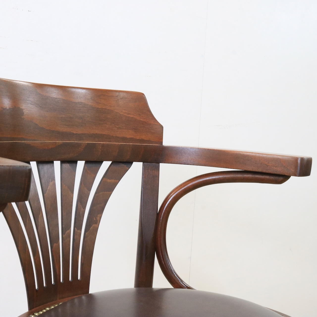  ベントウッドチェアー