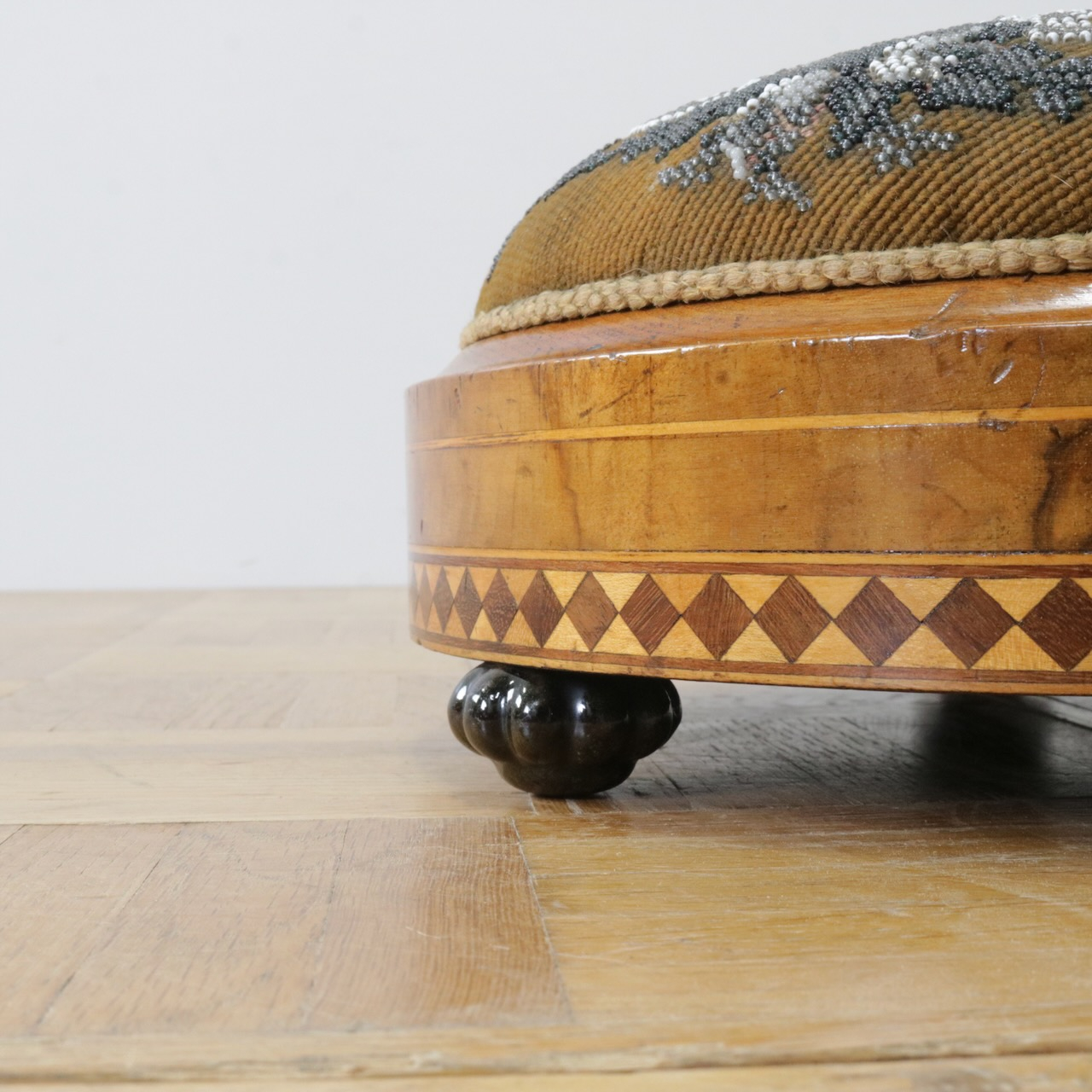 フットスツール