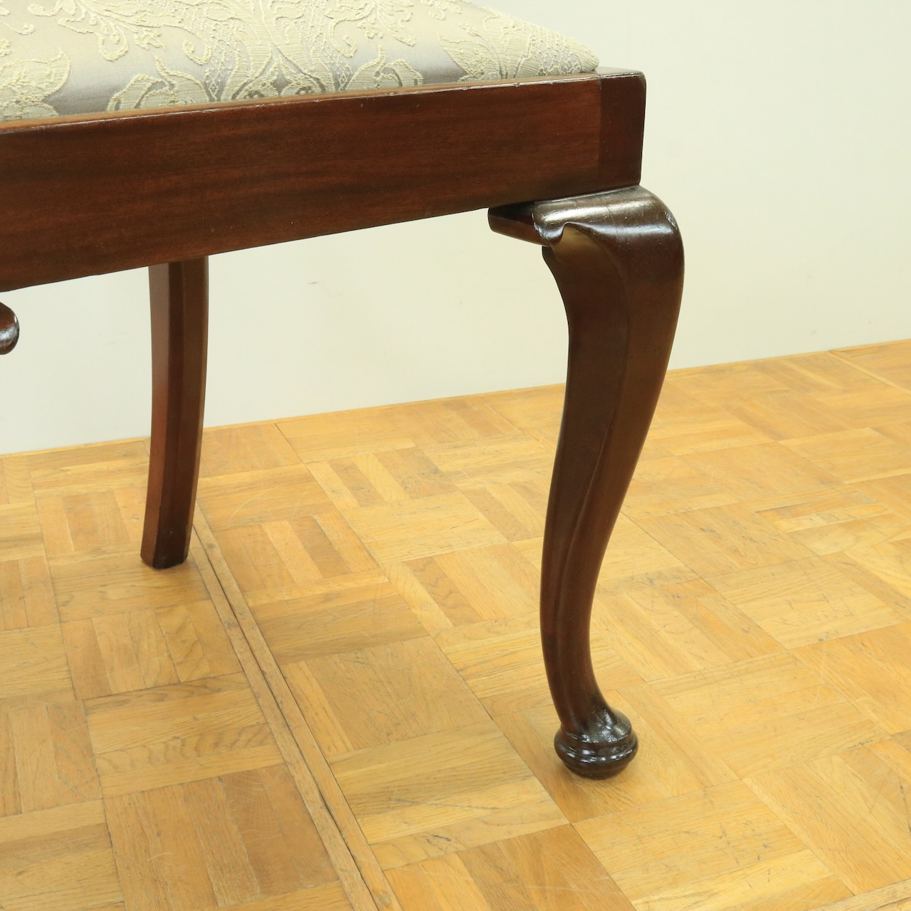 クイーンアンチェアー