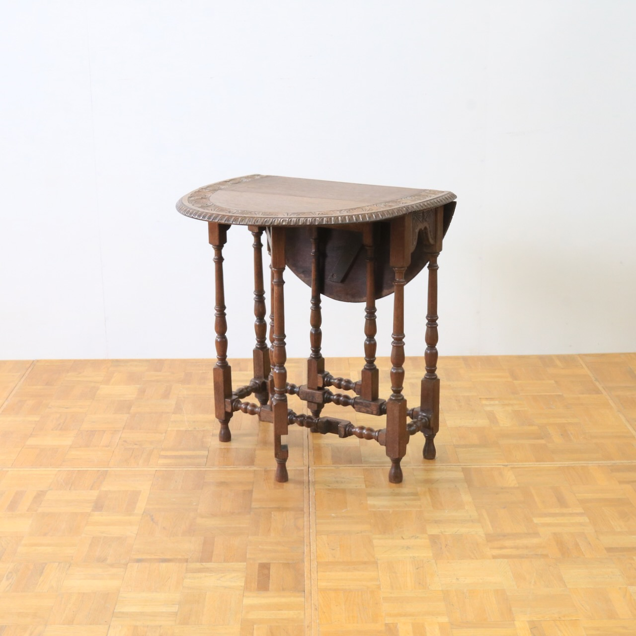 ゲートレッグテーブル