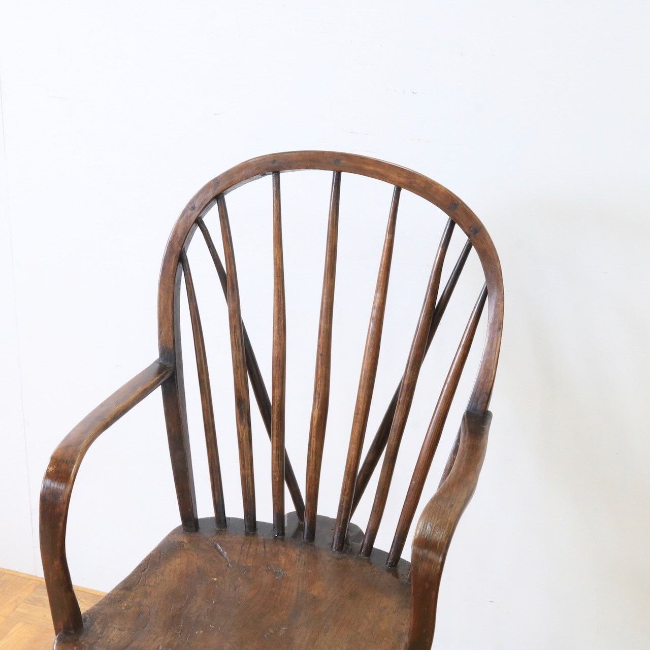 アームチェアー