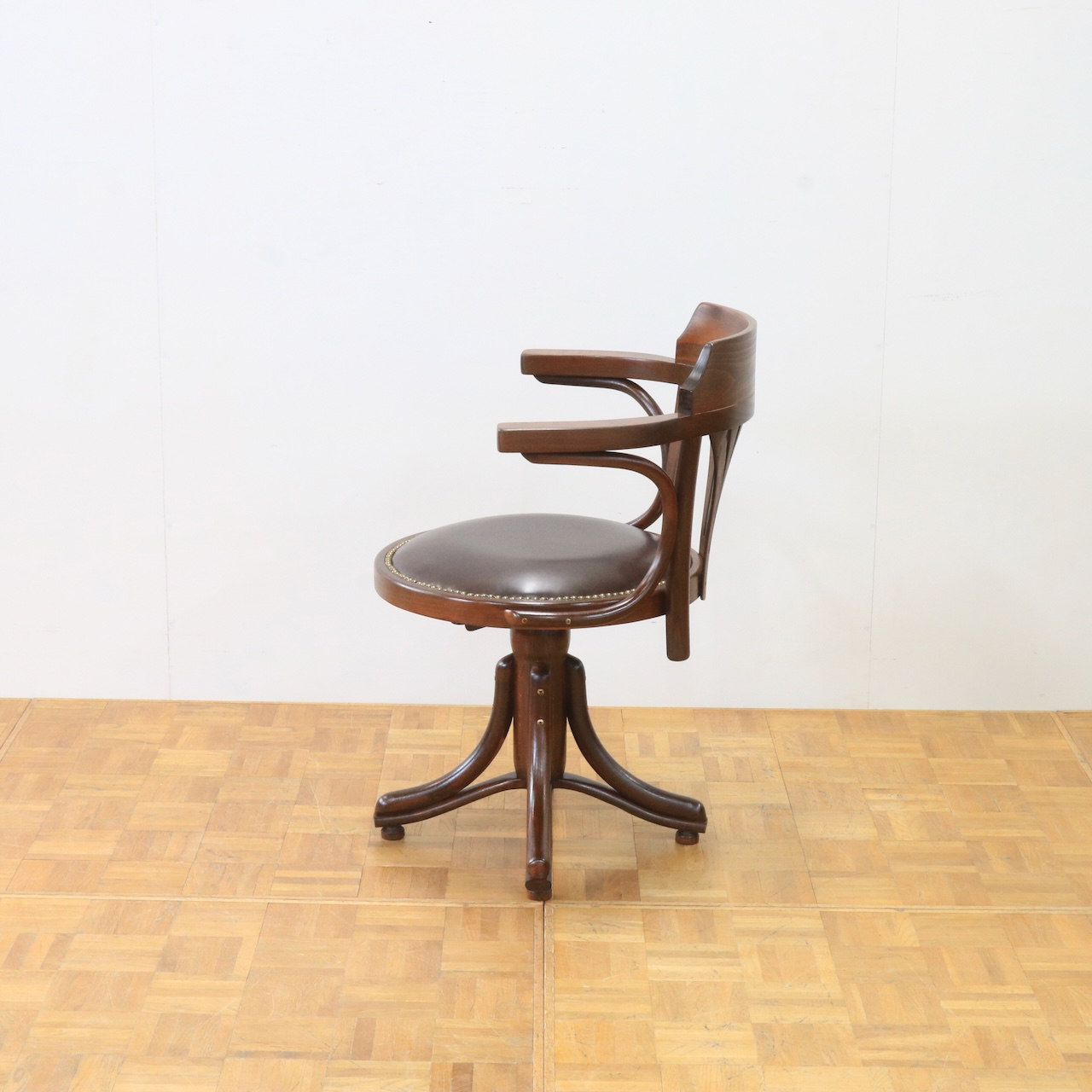  ベントウッドチェアー