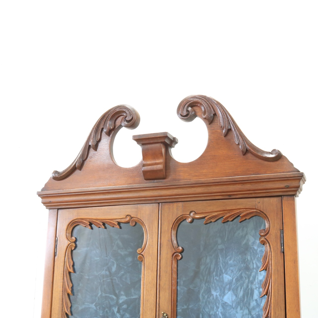 コーナーキャビネット