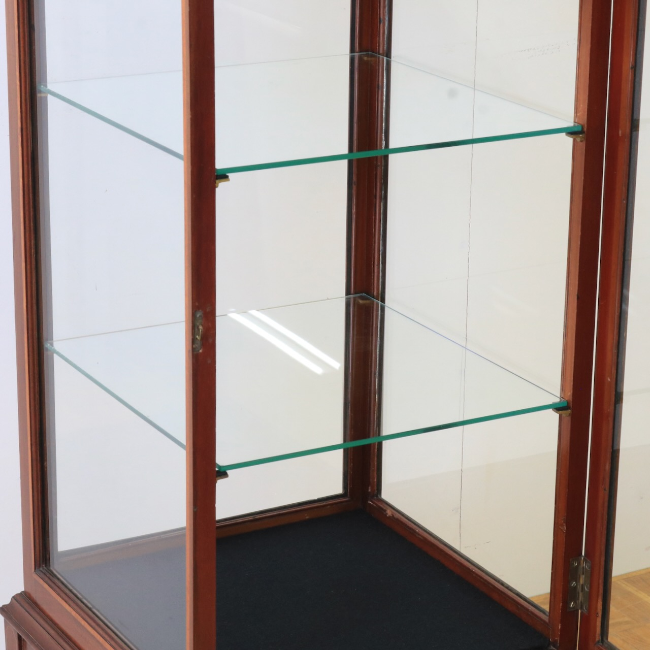 ショップキャビネット