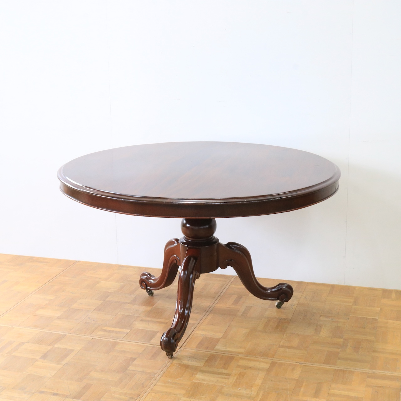 ダイニングテーブル