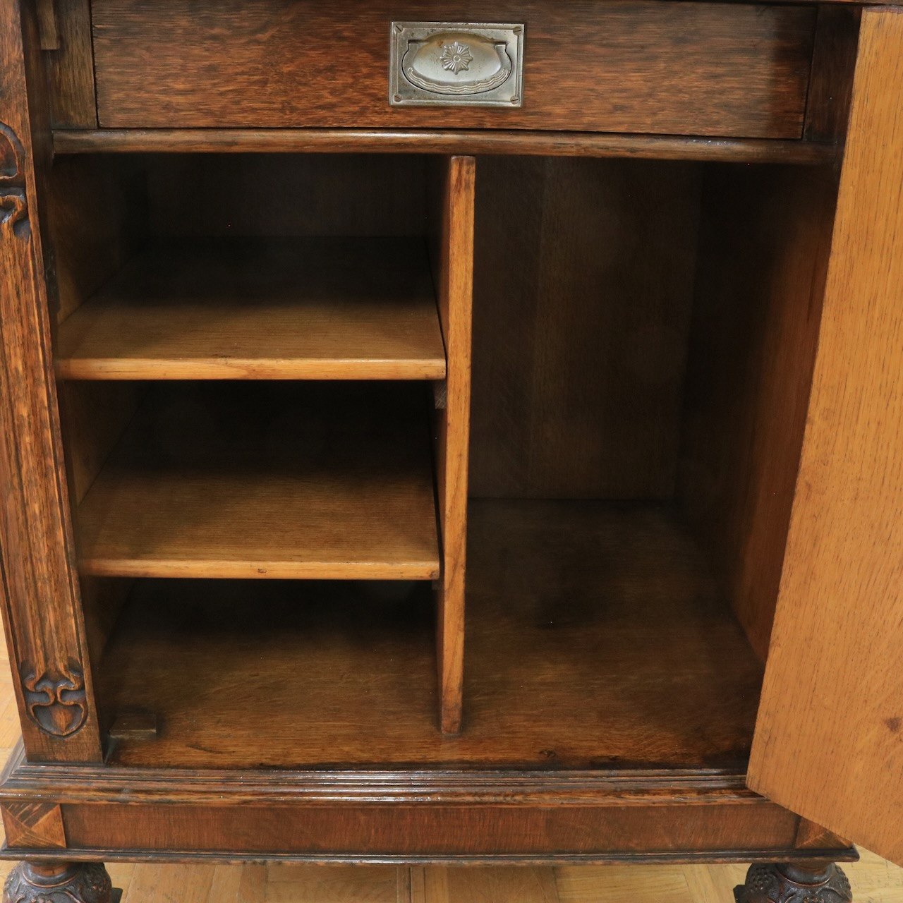 カクテルキャビネット