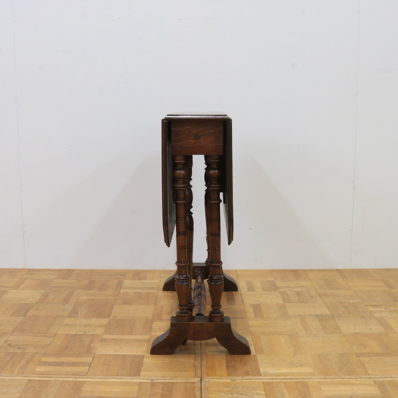 サザーランドテーブル