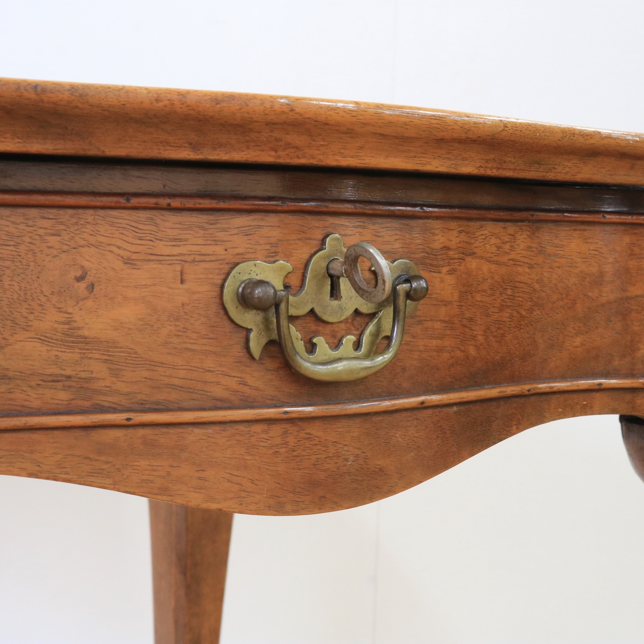 ドレッシングテーブル