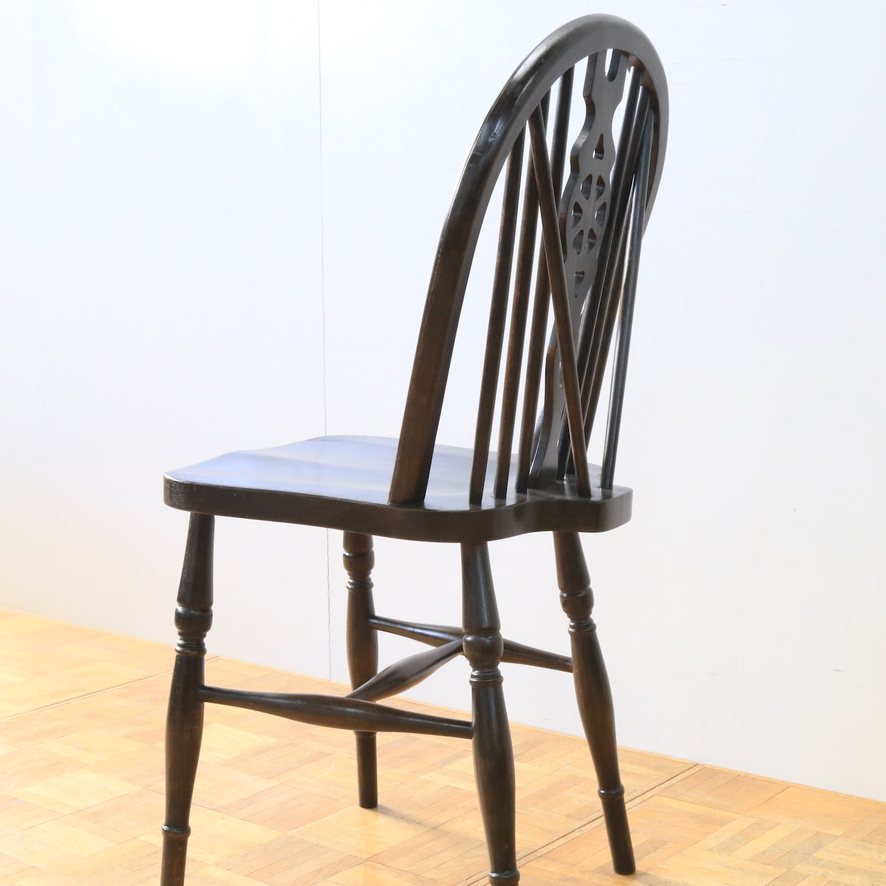 スピンドルチェアー