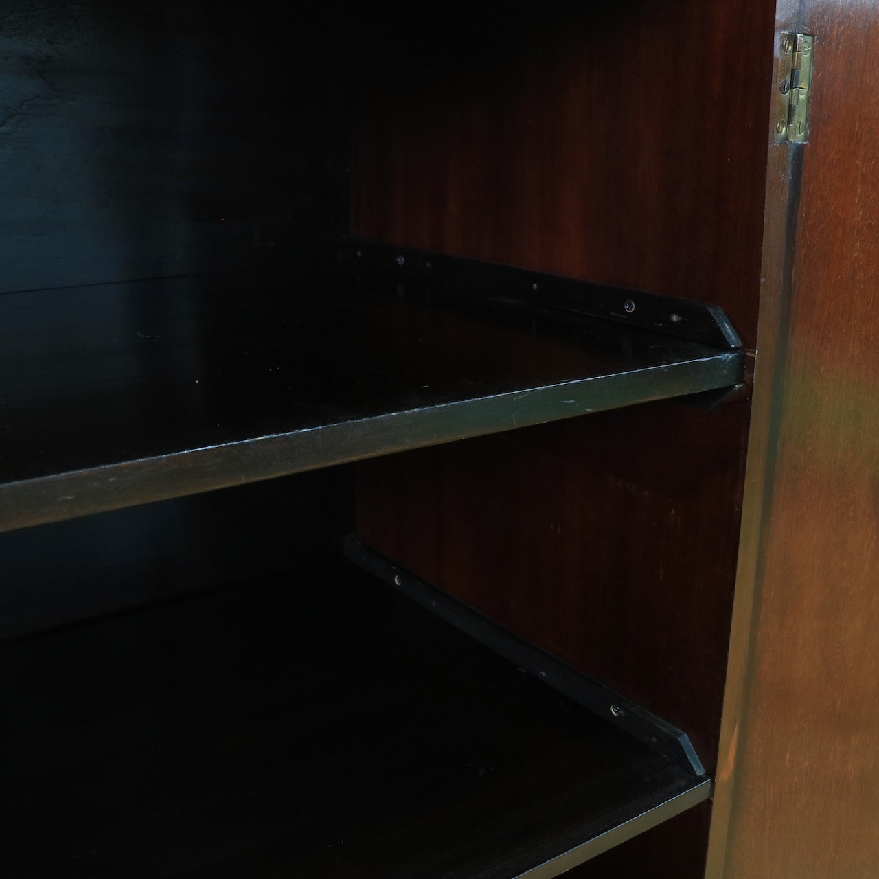 グラスキャビネット