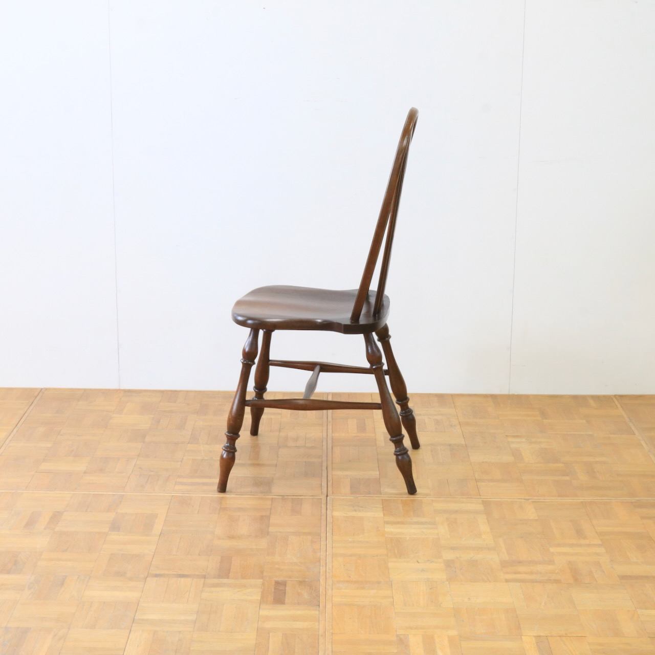 スピンドルチェアー