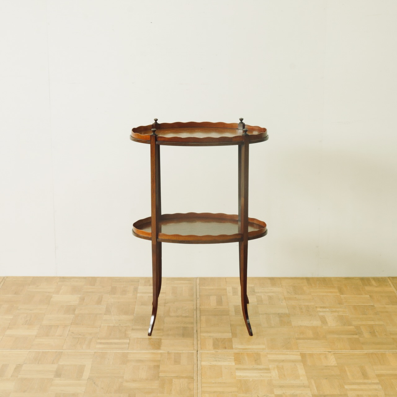 サイドテーブル