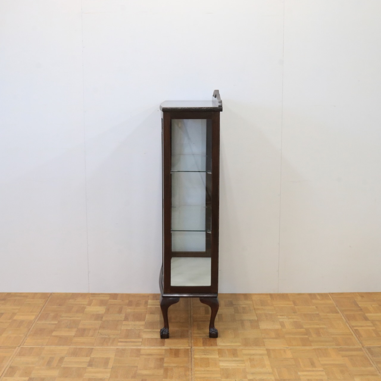 グラスキャビネット