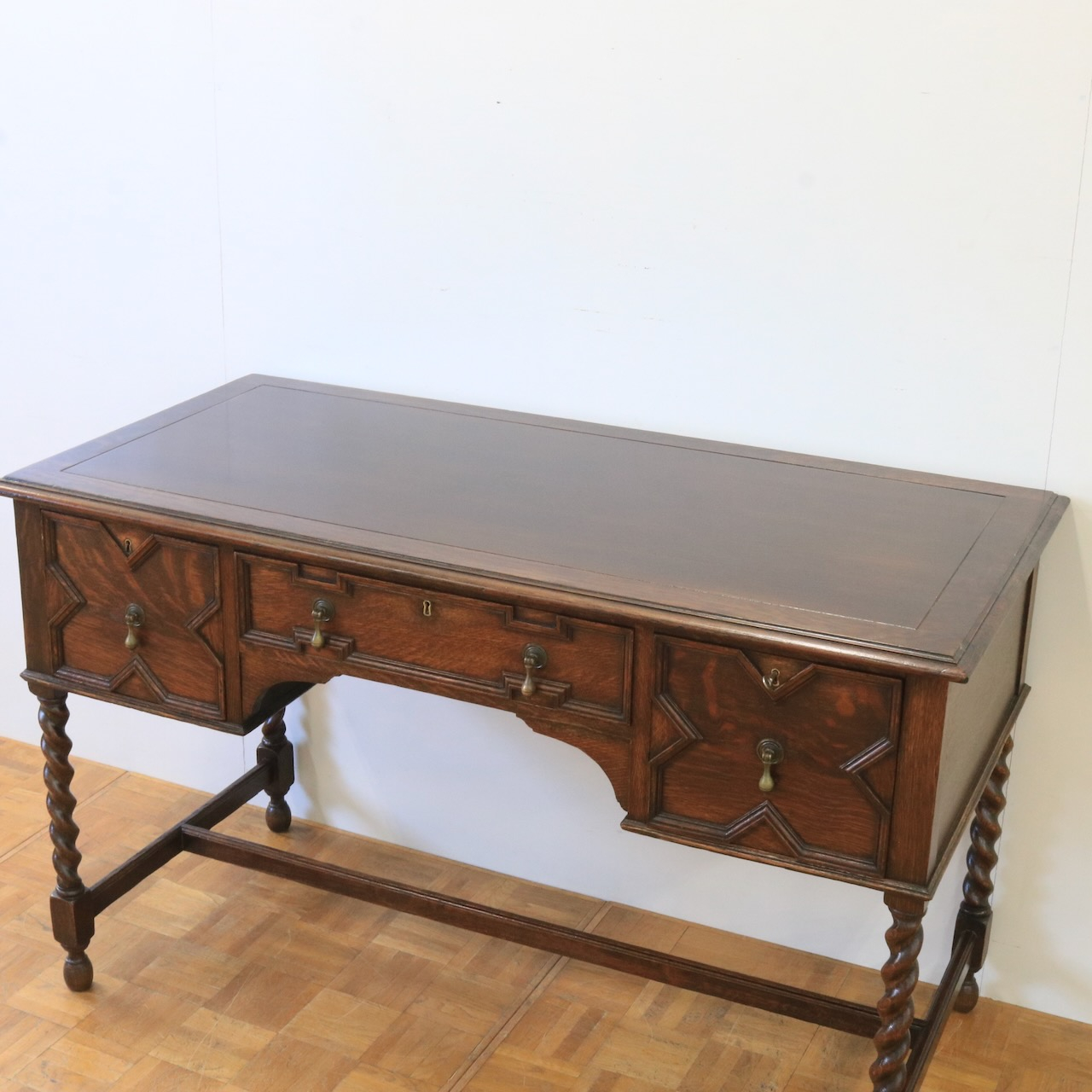 ライティングデスク