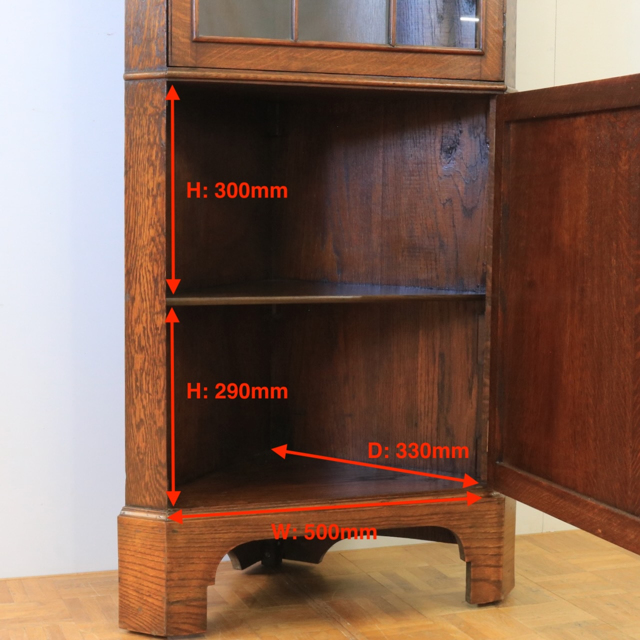 コーナーキャビネット