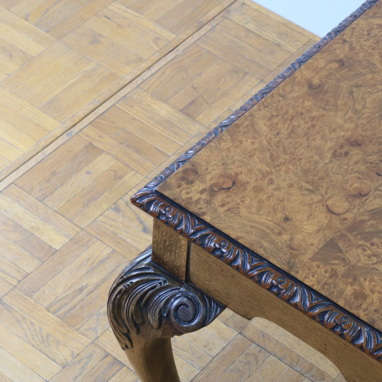 コーヒーテーブル