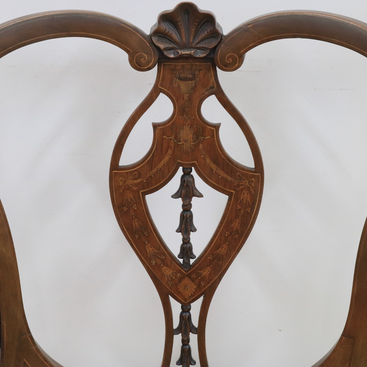 アームチェアー