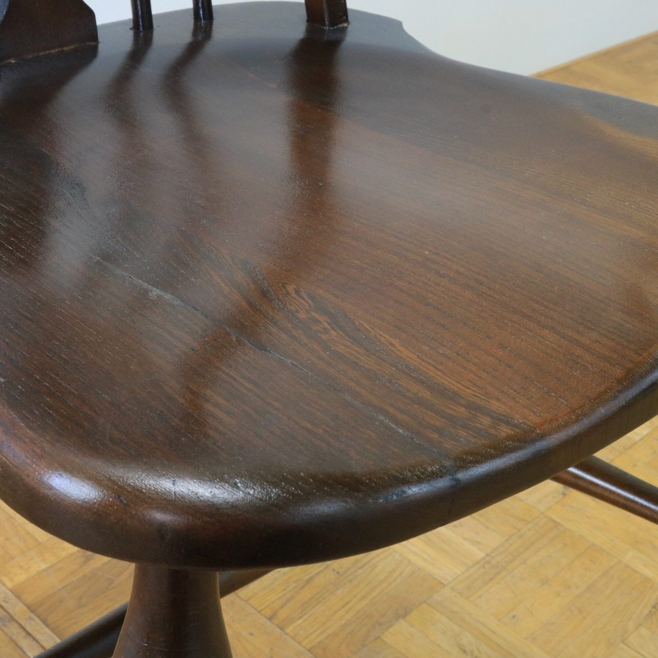 スピンドルチェアー