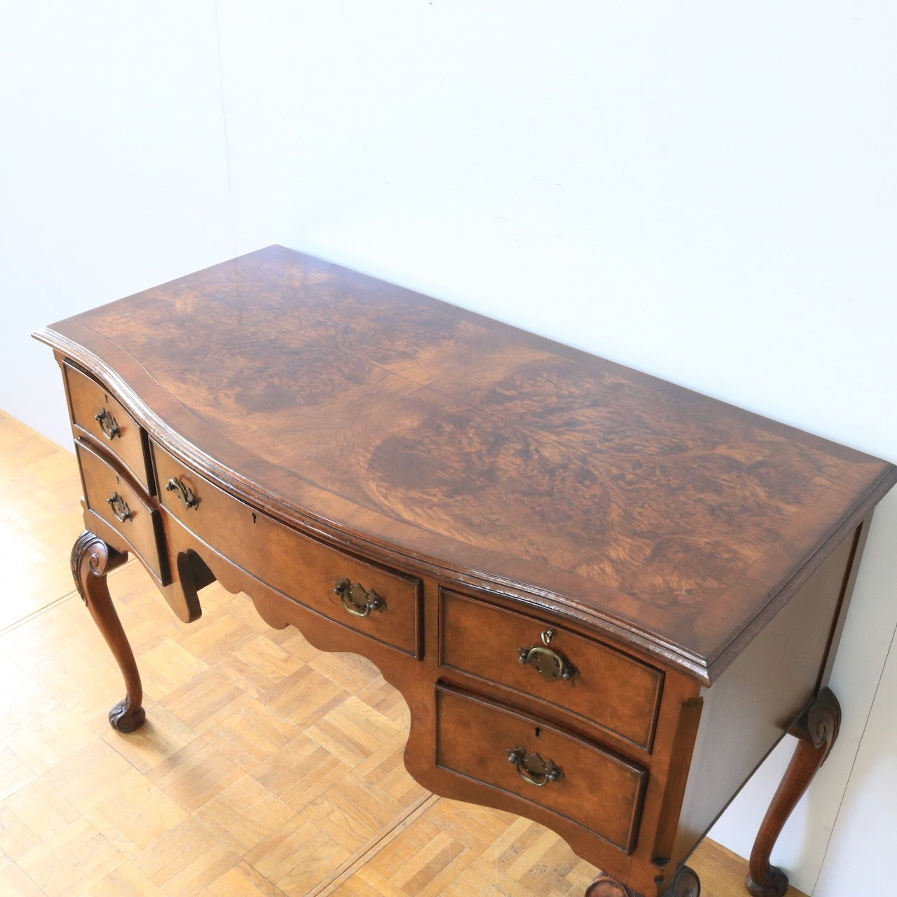 ライティングデスク