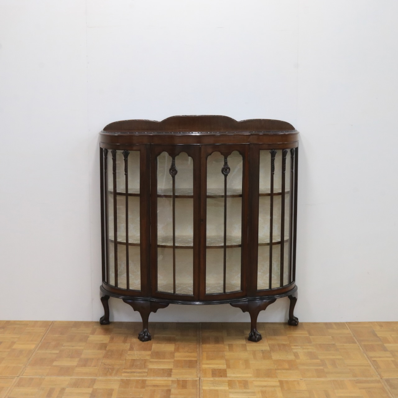 グラスキャビネット