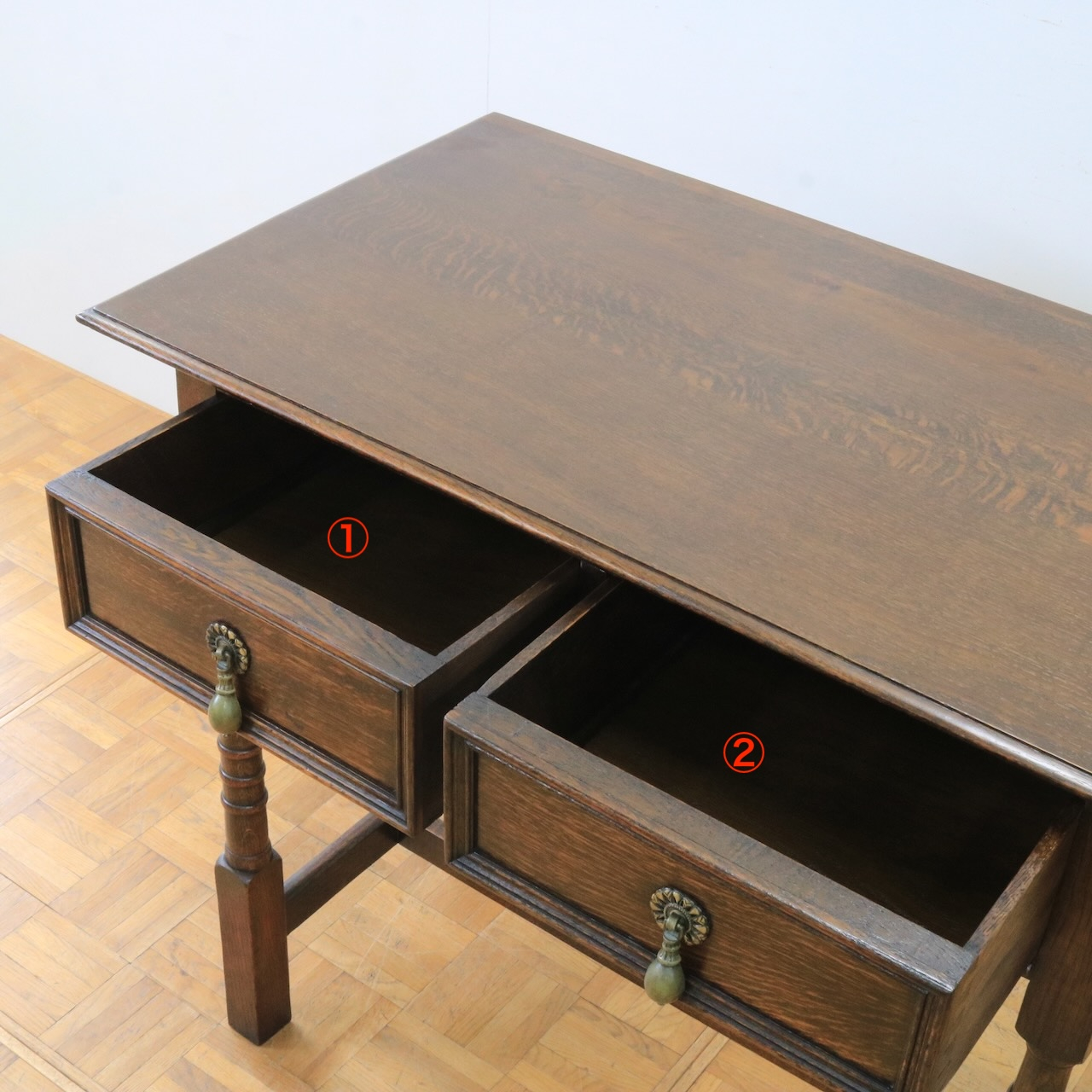 ライティングテーブル