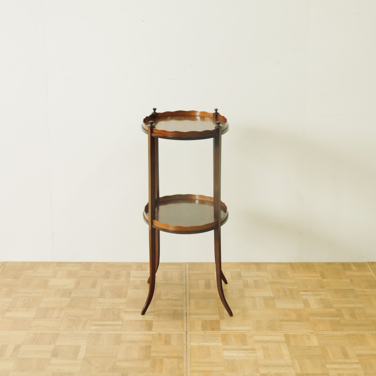 サイドテーブル