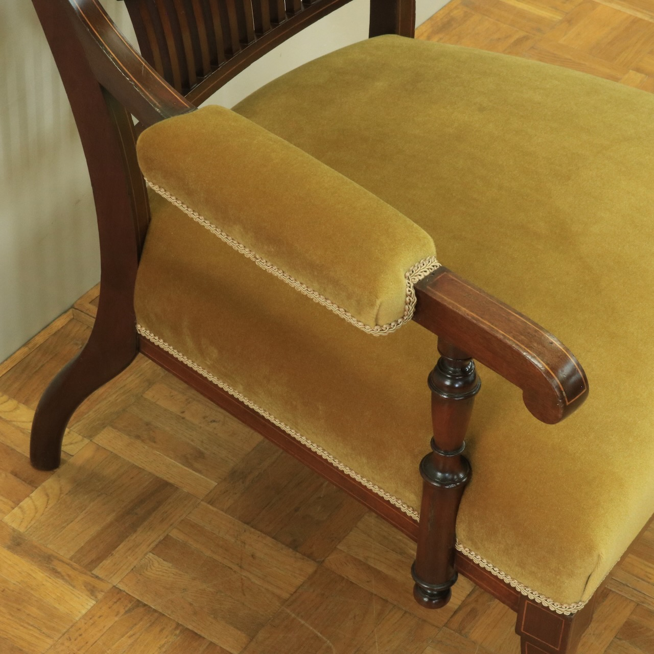 アームチェアー