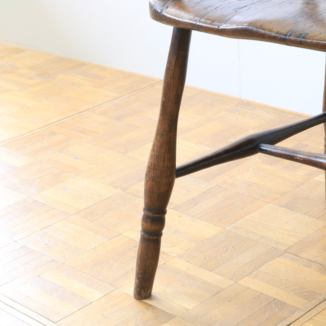 アームチェアー