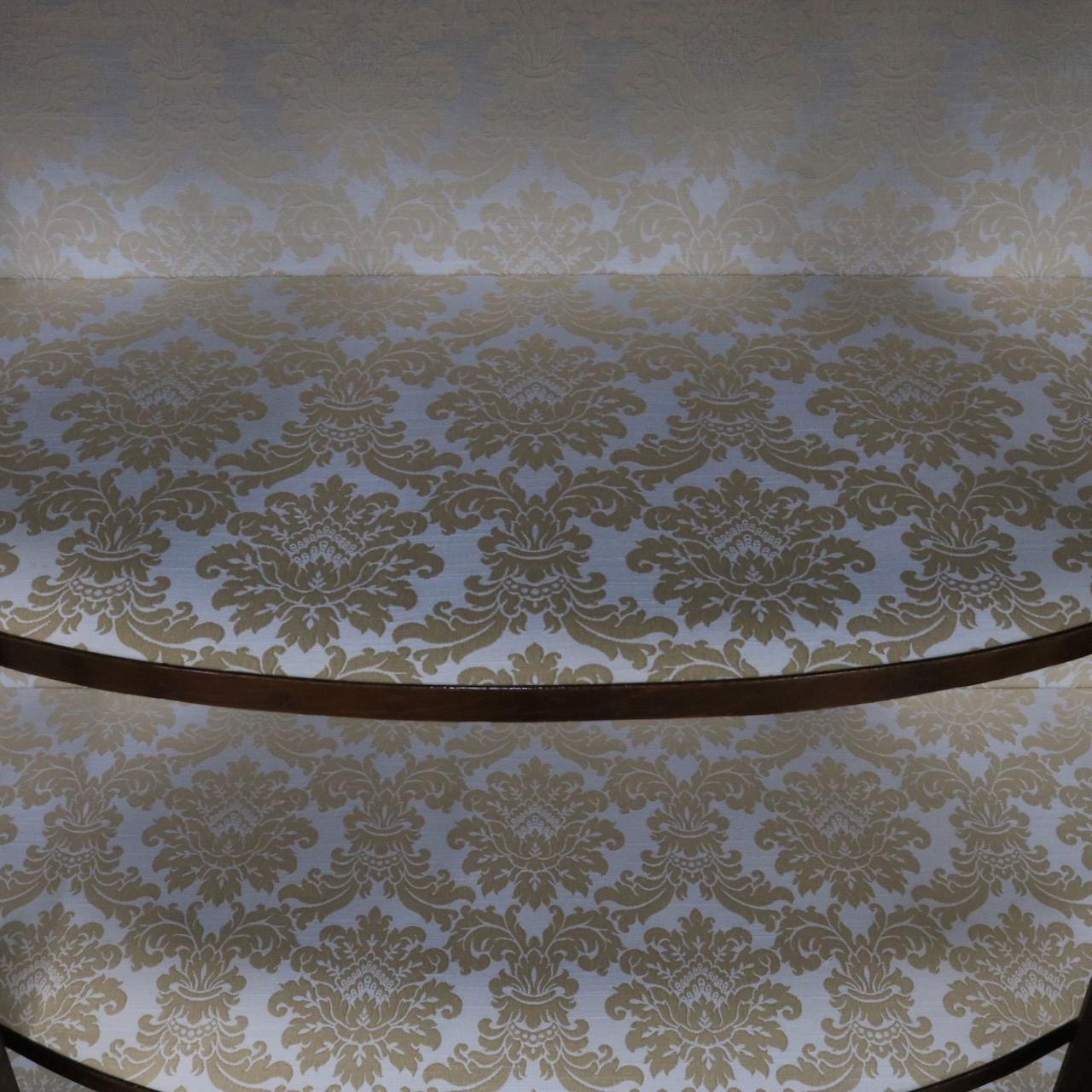 グラスキャビネット