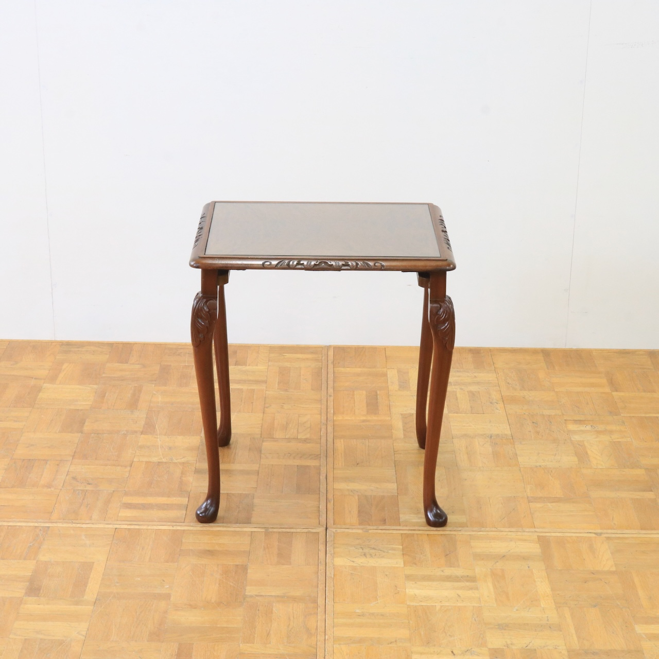 ネストテーブル