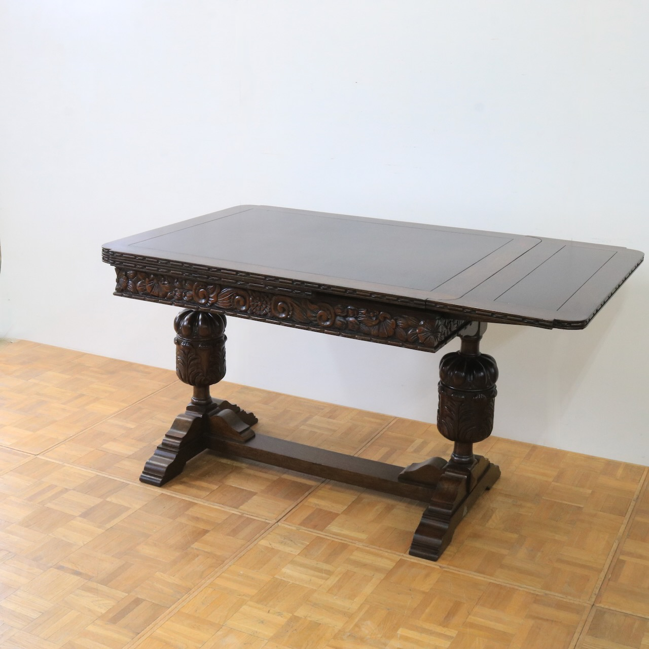 ドローリーフテーブル