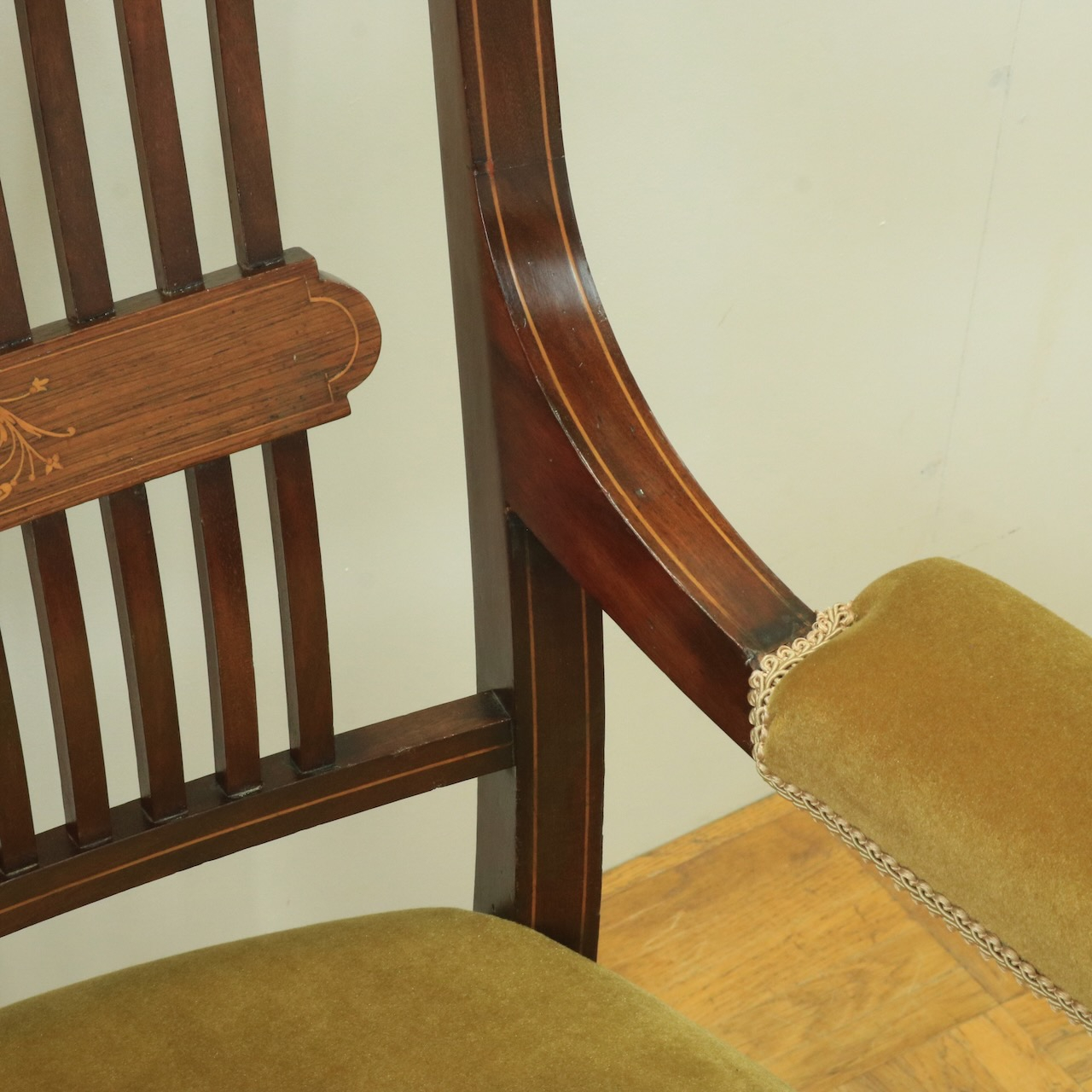 アームチェアー